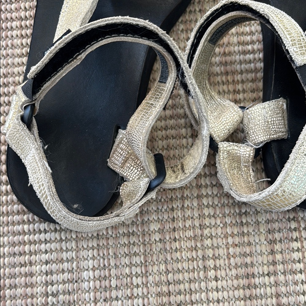 Teva sandals in metallic and black - Picture 4 of 5